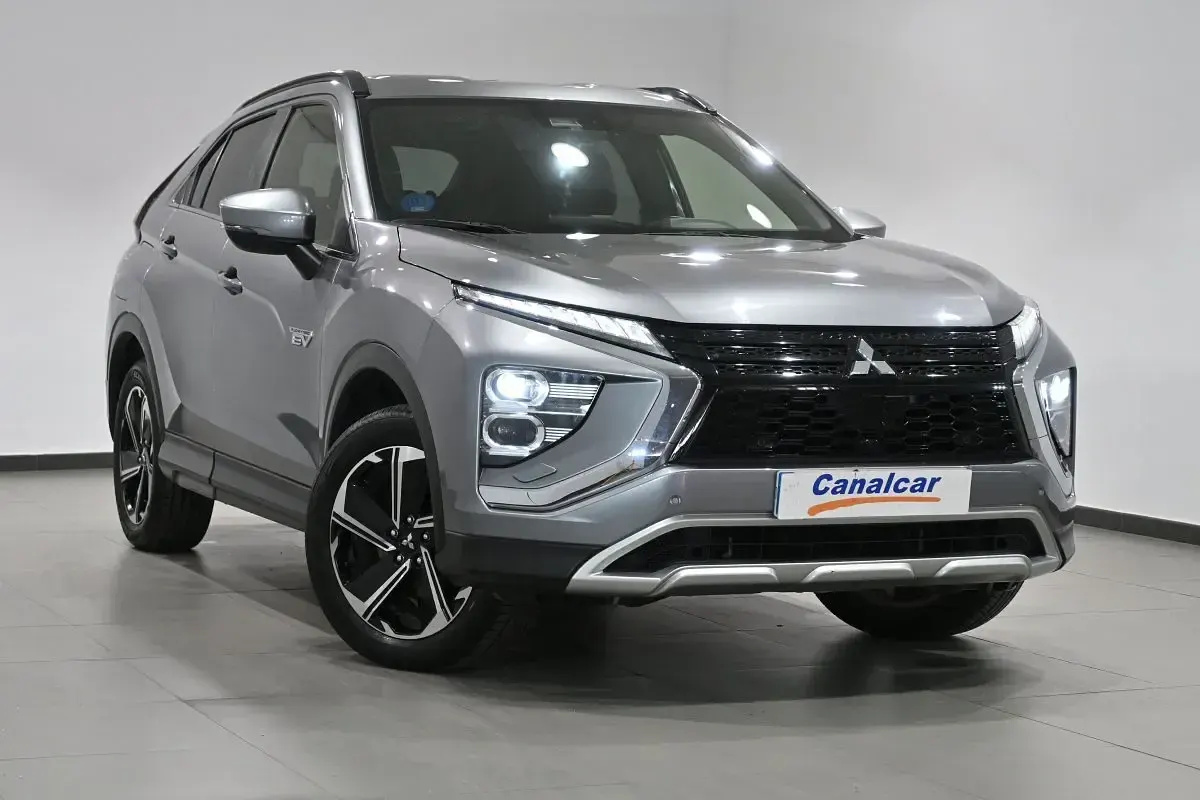 Usado Mitsubishi Eclipse Cross 188 CV (138 kW) 2024 Gris SUV