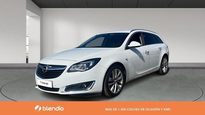 Usado Opel Insignia Selective 136 CV (100 kW) 2017 Blanco Familiar