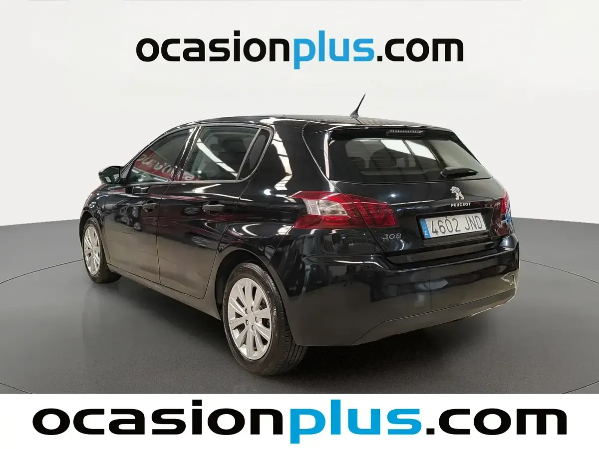 Usado Peugeot 308 Access 100 CV (73 kW) 2016 Negro