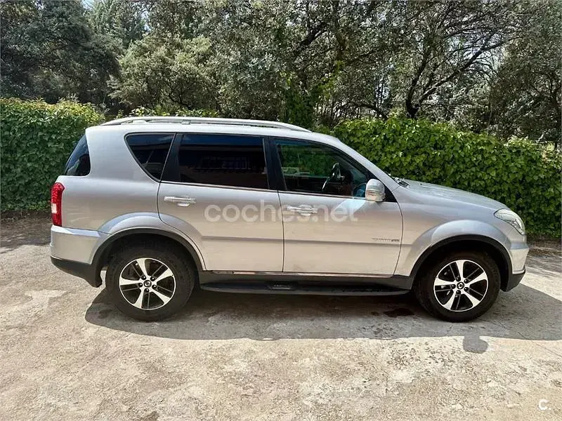 Usado SsangYong Rexton Limited 155 CV (114 kW) 2015 Blanco SUV