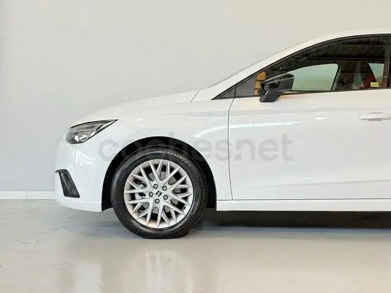 Usado Seat Ibiza FR 115 CV (84 kW) 2026 Blanco Utilitario