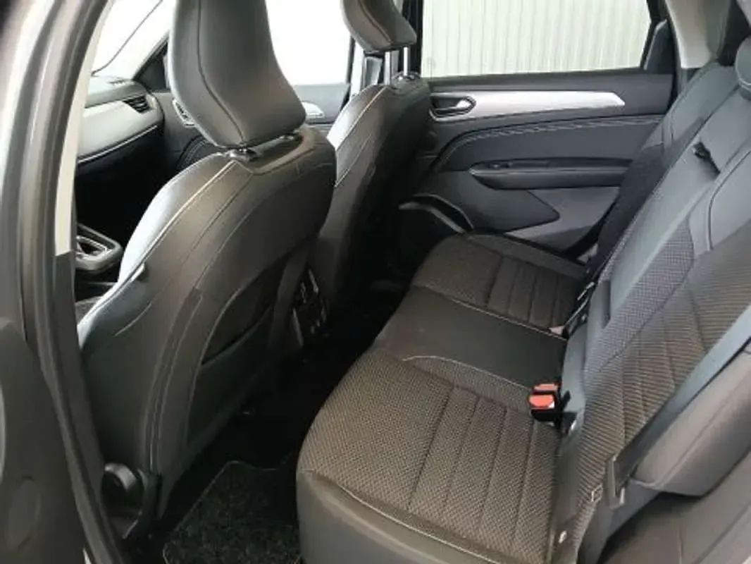 Usado Renault Arkana Zen 140 CV (102 kW) 2022 Gris SUV