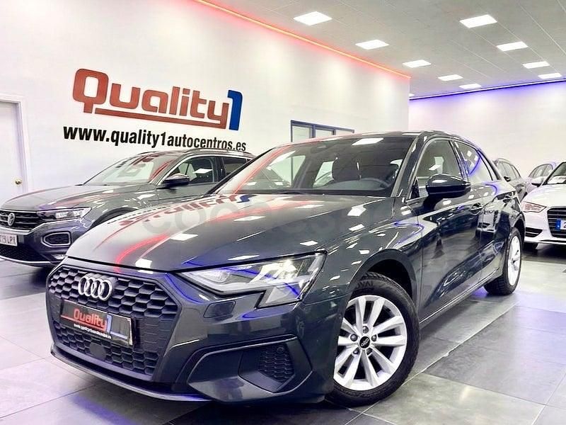 Usado Audi A3 116 CV (85 kW) 2021 Gris / plata Berlina