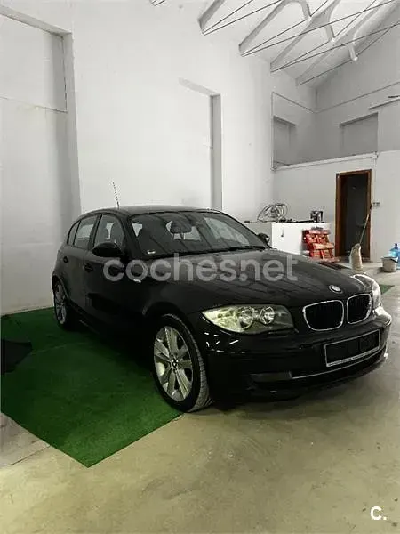 Usado BMW 118 143 CV (105 kW) 2009 Negro Utilitario