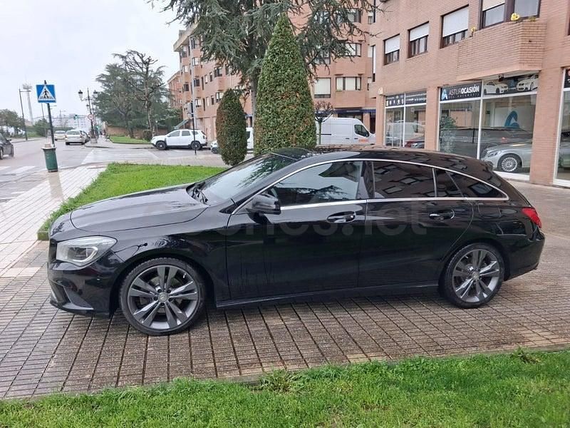Usado Mercedes CLA180 Urban 122 CV (89 kW) 2016 Negro Berlina
