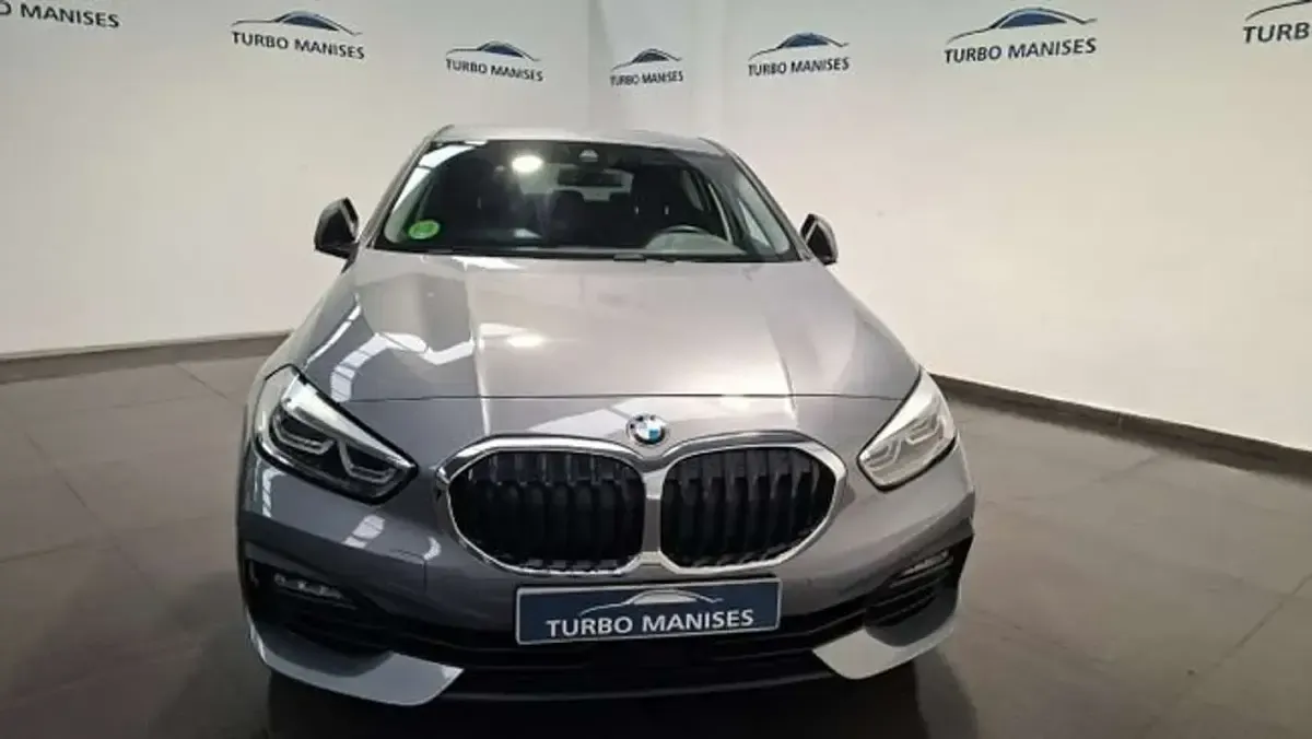 Usado BMW 118 150 CV (110 kW) 2024 Gris Utilitario