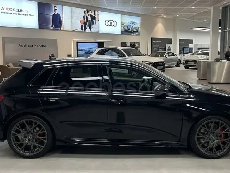 Usado Audi RS3 400 CV (294 kW) 2025 Negro Berlina