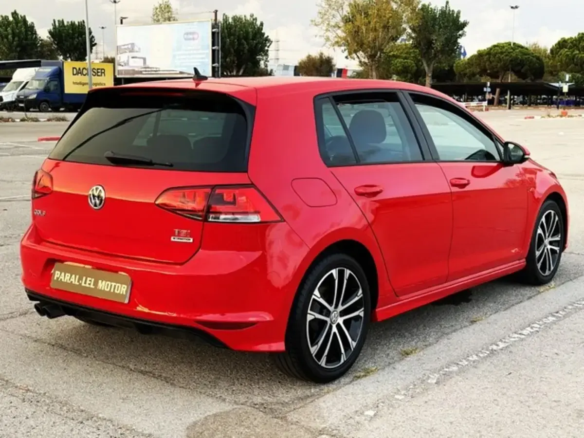 Usado VW Golf VII Sportline 150 CV (110 kW) 2016 Rojo Berlina
