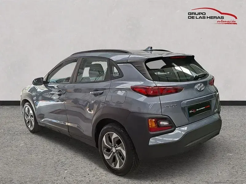 Usado Hyundai Kona 141 CV (103 kW) 2020 Gris / plata SUV