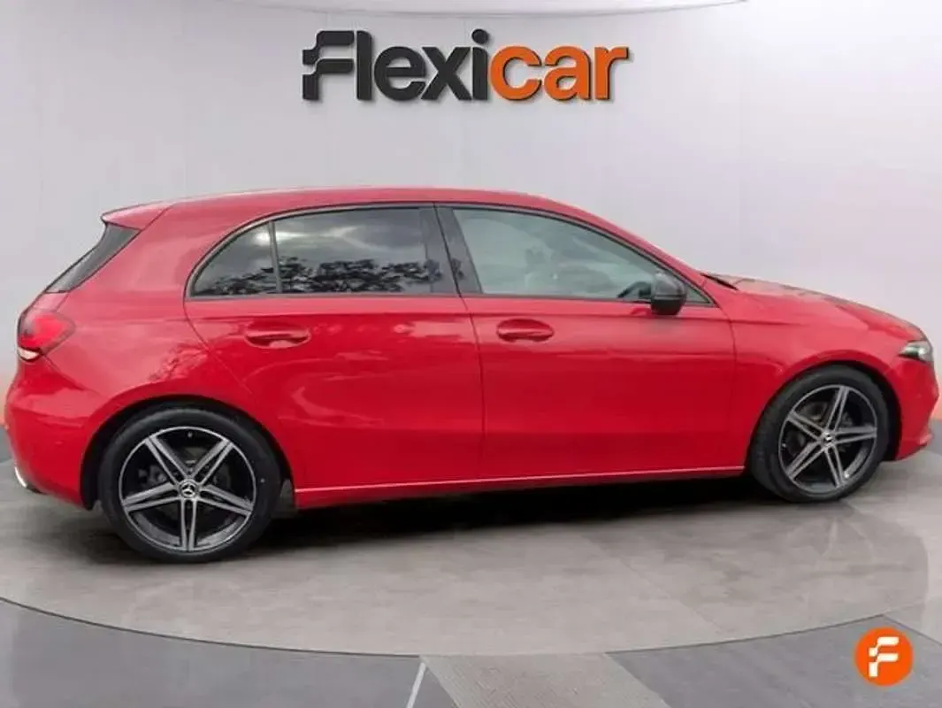 Usado Mercedes A180 109 CV (80 kW) 2019 Rojo Utilitario