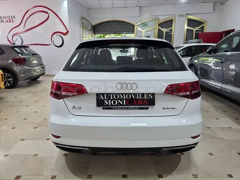 Usado Audi A3 Sportback Ambiente 204 CV (150 kW) 2017 Blanco Utilitario