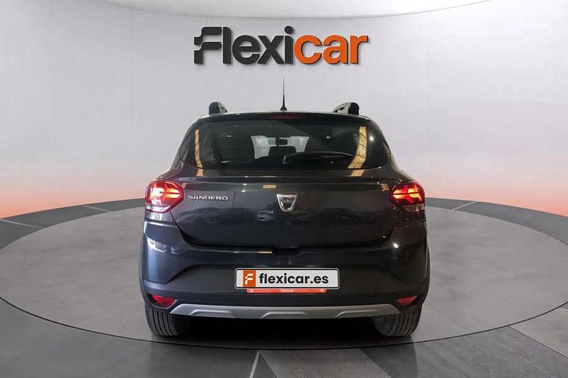 Usado Dacia Sandero Comfort 91 CV (66 kW) 2021 Negro Utilitario