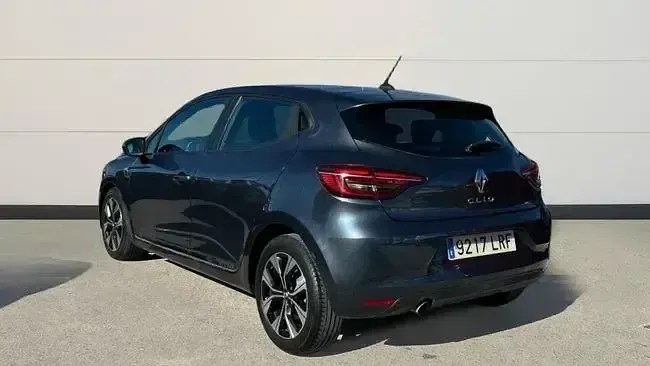 Usado Renault Clio LIMITED 90 CV (66 kW) 2021 Gris Utilitario