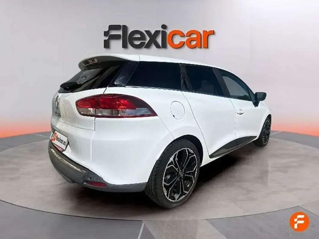 Usado Renault Clio Zen 120 CV (88 kW) 2018 Blanco Familiar