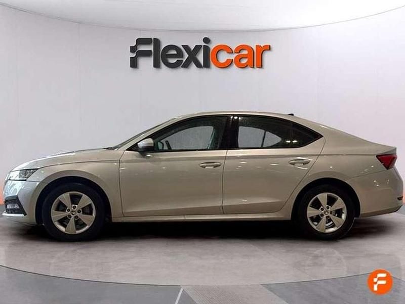 Usado Skoda Octavia Active 116 CV (85 kW) 2021 Gris Berlina