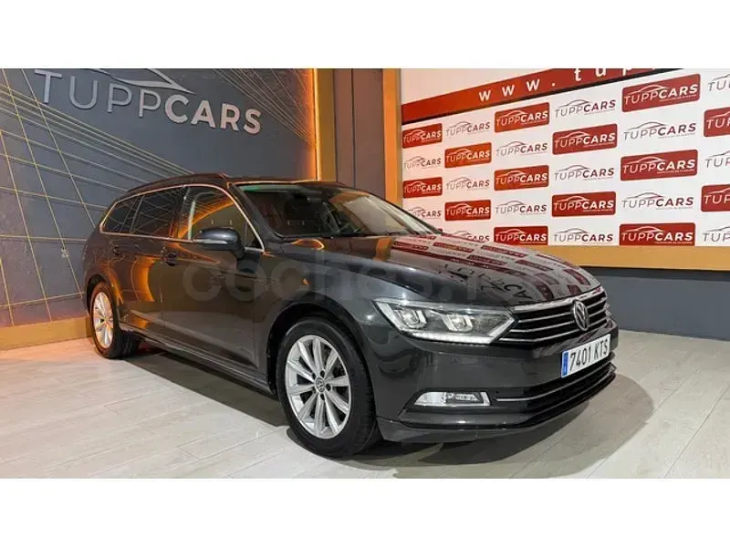 Usado VW Passat Advance 150 CV (110 kW) 2019 Gris / plata Familiar