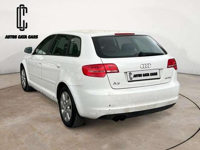 Usado Audi A3 Sportback Attraction 105 CV (77 kW) 2009 Blanco Utilitario