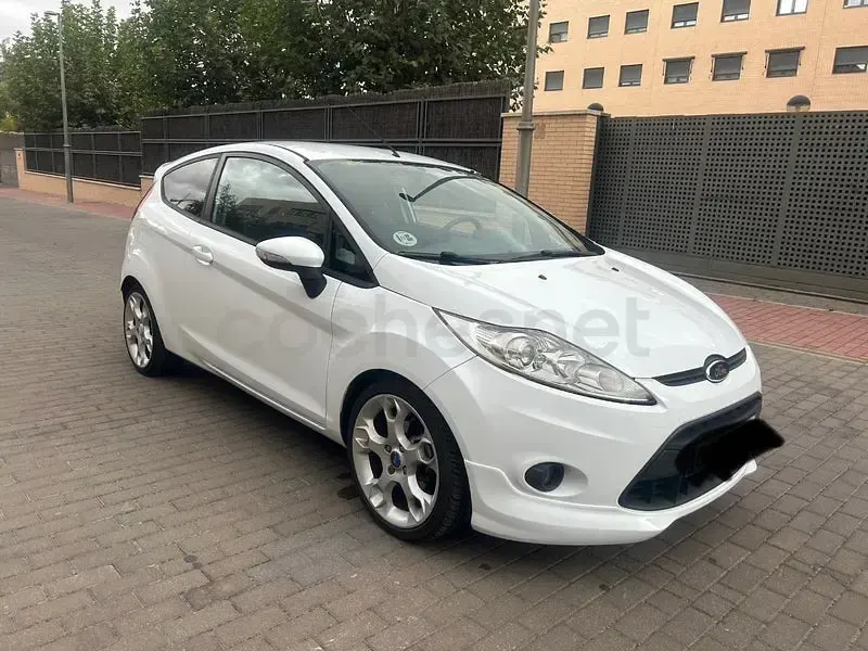 Usado Ford Fiesta Sport 95 CV (69 kW) 2011 Blanco Berlina