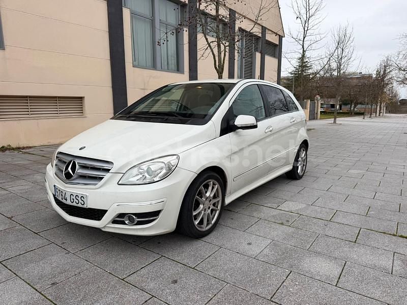 Blanco Usado 2010 Mercedes B180 Monovolumen | 5490 € (Buen precio) - Imagen 1/4