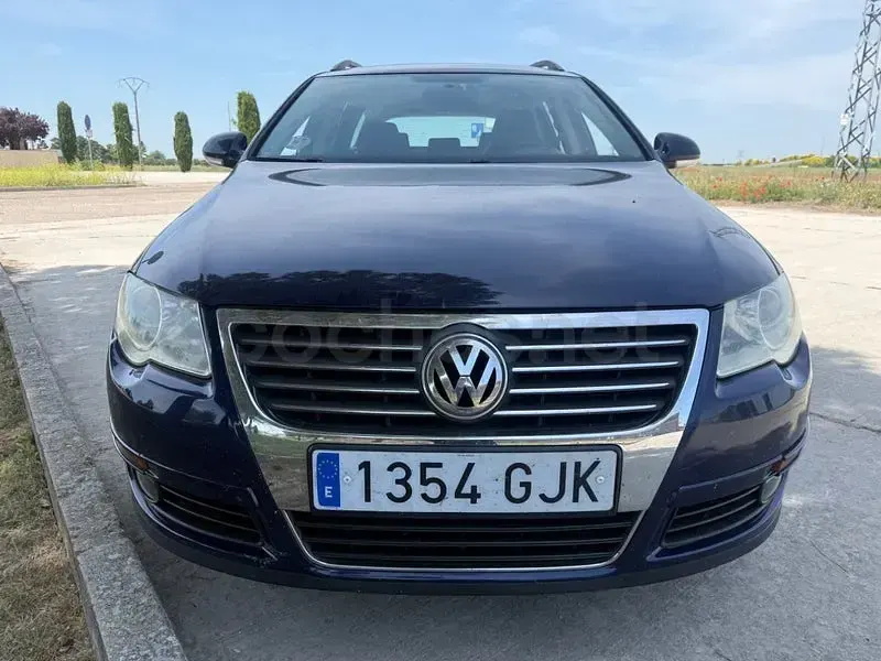 Usado VW Passat 105 CV (77 kW) 2008 Azul Familiar