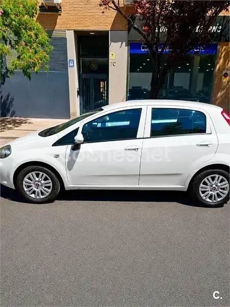 Usado Fiat Punto Easy 69 CV (50 kW) 2016 Blanco Utilitario