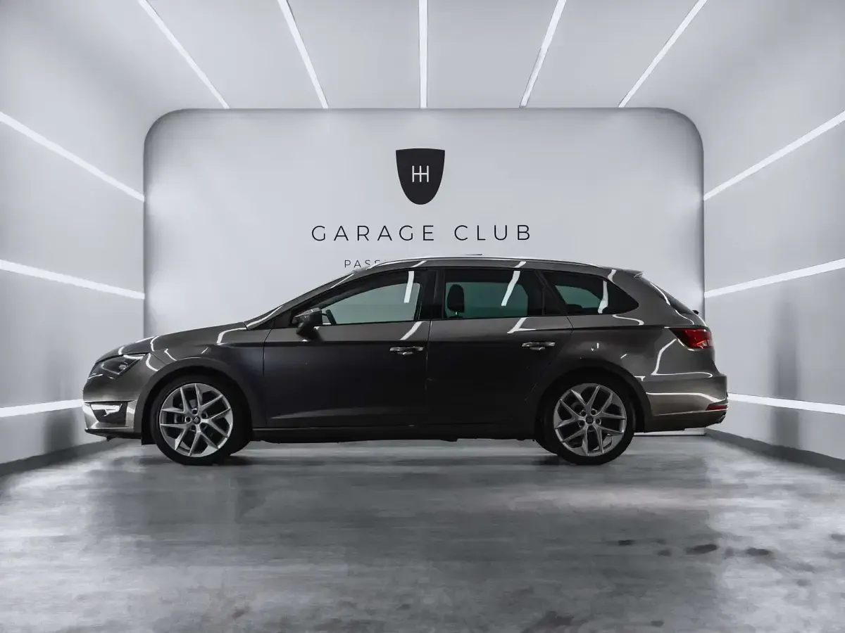 Usado Seat Leon ST FR 150 CV (110 kW) 2017 Gris Familiar