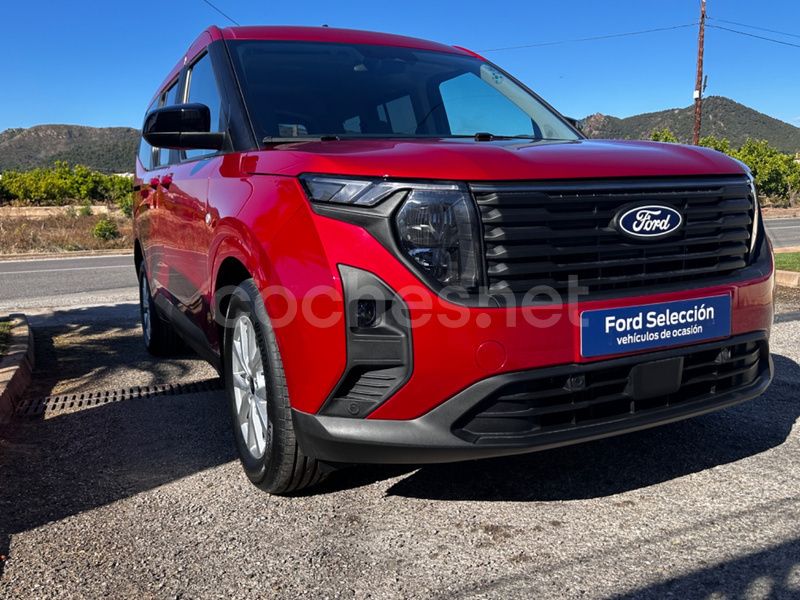 Usado Ford Tourneo Courier Titanium 125 CV (91 kW) 2024 Granate Monovolumen