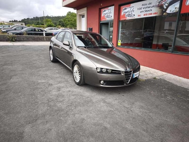 Beige Usado 2006 Alfa Romeo 159 Distinctive Berlina | 3999 € (Precio justo) - Imagen 1/4