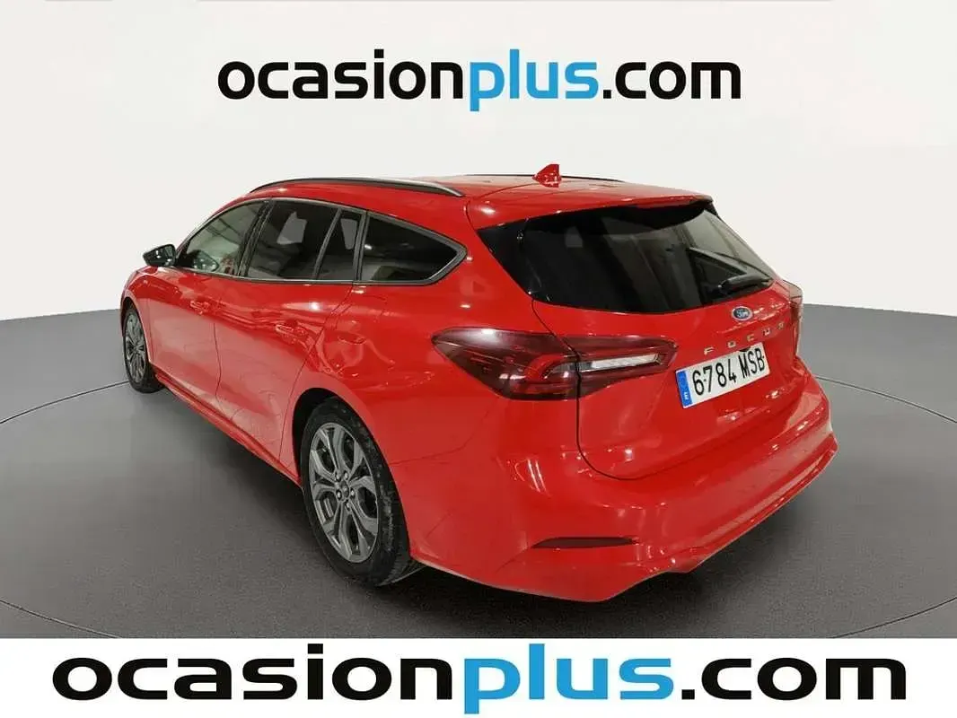 Usado Ford Focus ST-Line 155 CV (114 kW) 2024 Rojo Familiar