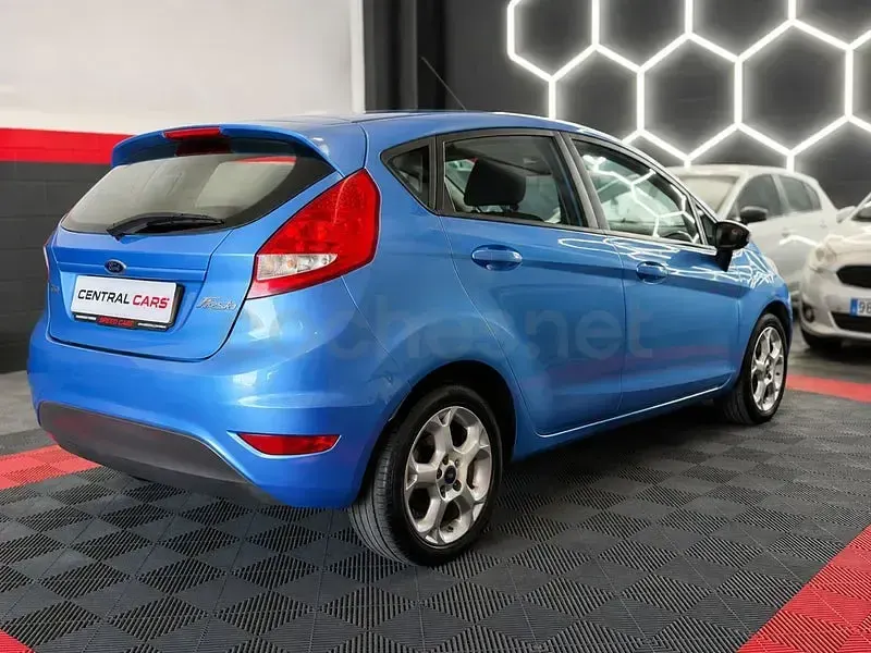 Usado Ford Fiesta Ambiente 68 CV (50 kW) 2009 Azul Berlina