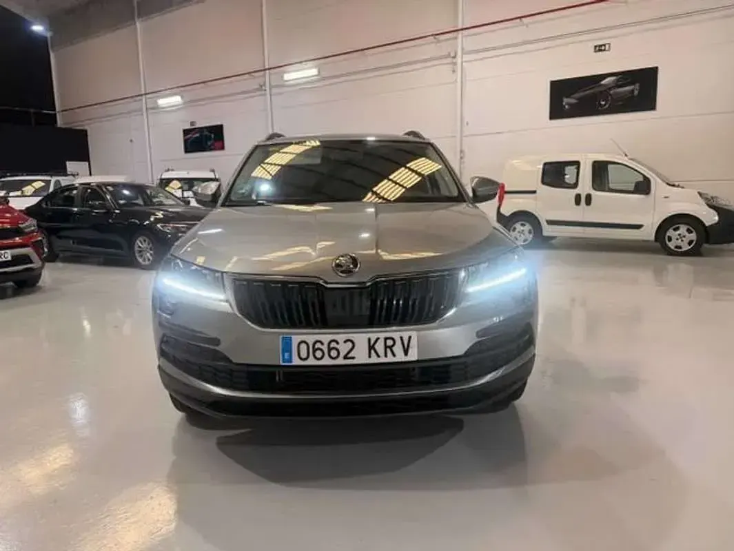 Usado Skoda Karoq Ambition 150 CV (110 kW) 2018 Gris SUV