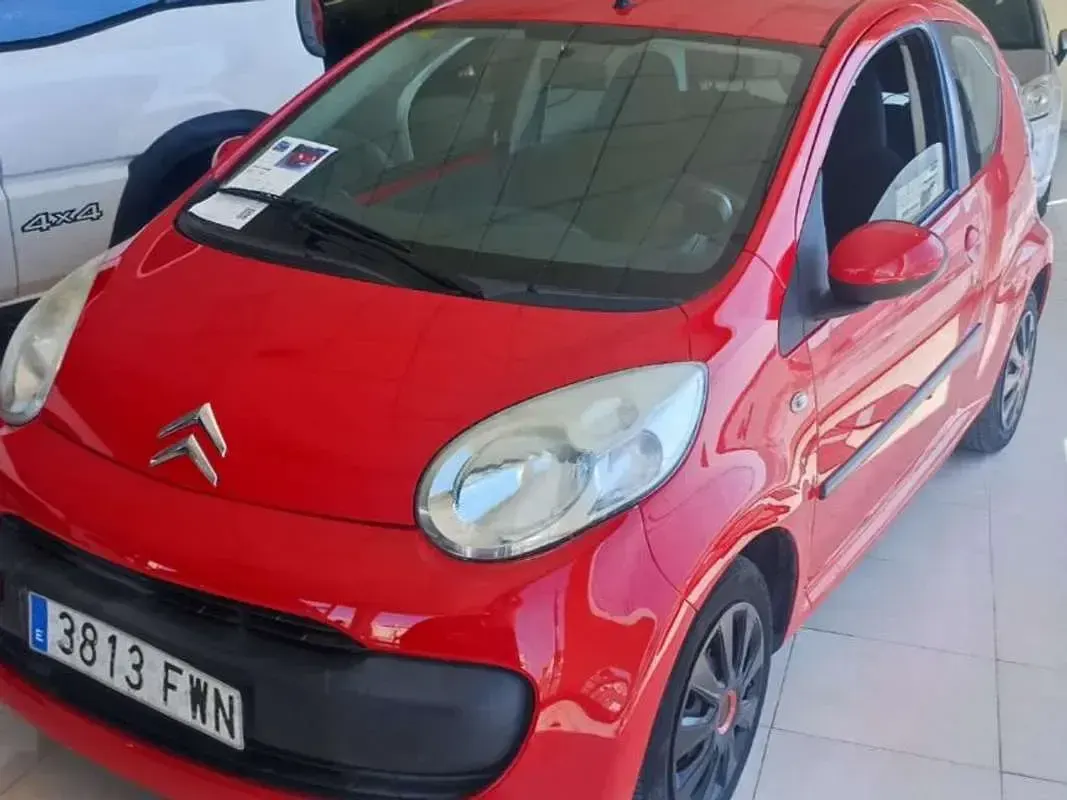 Usado Citroën C1 68 CV (50 kW) 2007 Rojo Utilitario