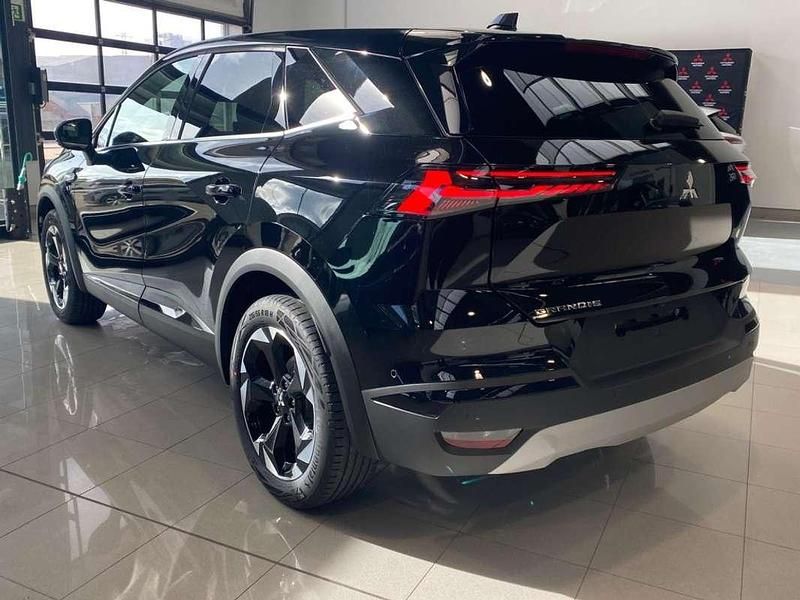 Usado Mitsubishi Grandis 140 CV (102 kW) 2025 Negro SUV