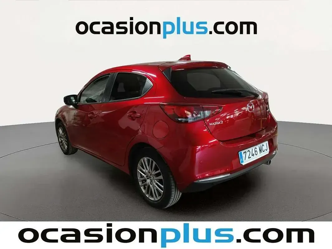 Usado Mazda 2 90 CV (66 kW) 2022 Rojo Utilitario