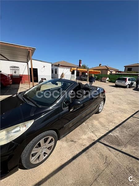 Usado Peugeot 207 CC 120 CV (88 kW) 2009 Negro Descapotable