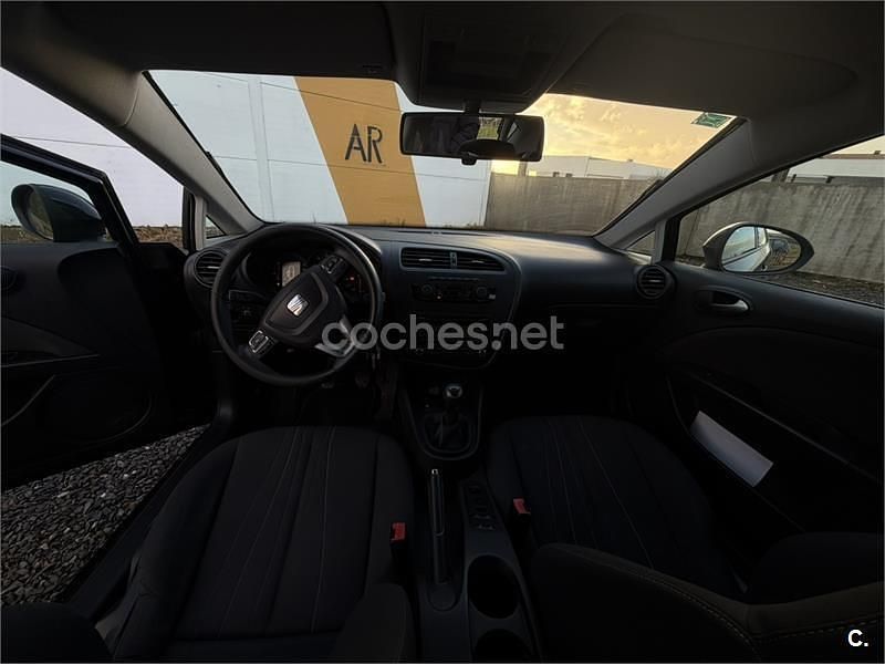 Käytetty Seat Leon Copa 90 HP (66 kW) 2012 Musta Sedan