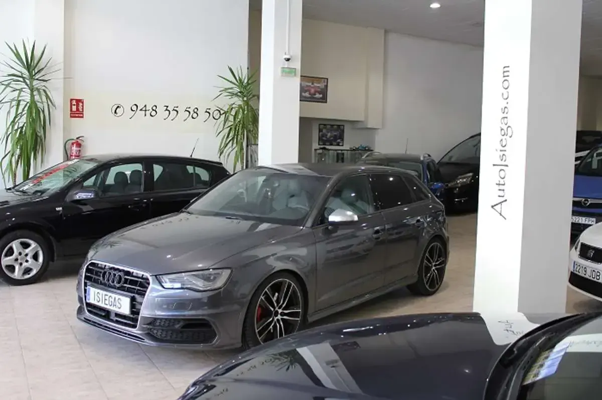 Usado Audi A3 Sportback S-Line 150 CV (110 kW) 2015 Gris / plata Utilitario