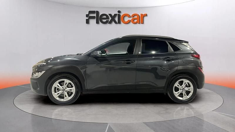 Usado Hyundai Kona 120 CV (88 kW) 2022 Gris SUV