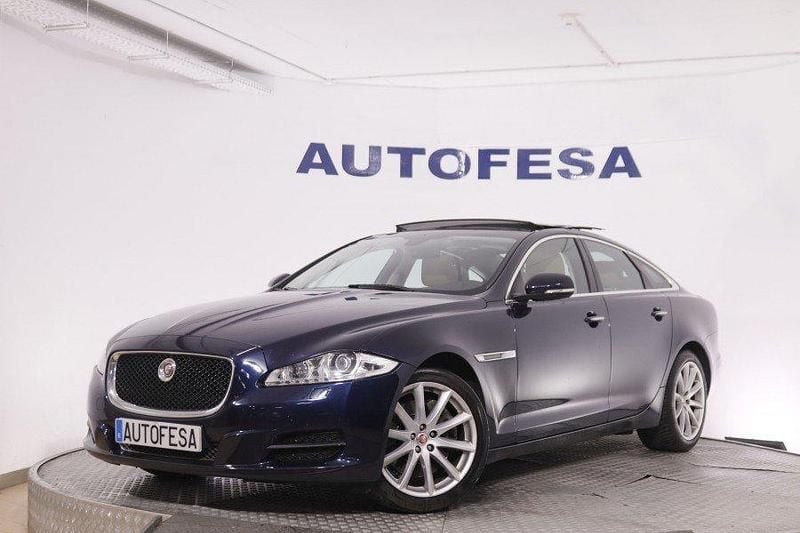 Usado Jaguar XJ Luxury 275 CV (202 kW) 2014 Azul Berlina