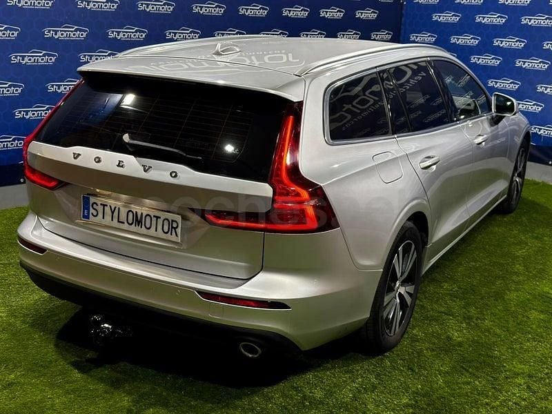 Usado Volvo V60 Momentum 150 CV (110 kW) 2020 Gris / plata Familiar
