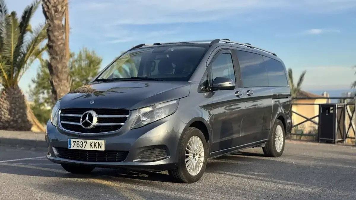 Usado Mercedes V220 163 CV (119 kW) 2018 Gris Monovolumen