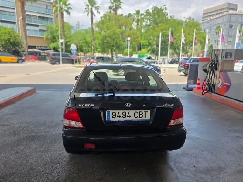 Usado Hyundai Accent 85 CV (62 kW) 2003 Azul Berlina