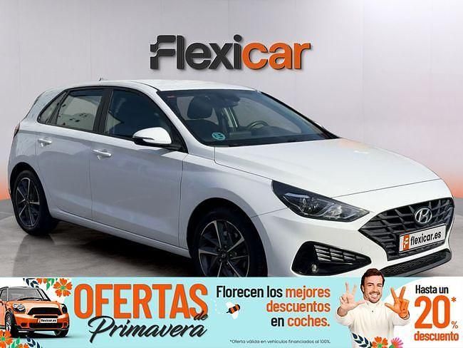 Usado Hyundai i30 120 CV (88 kW) 2021 Blanco