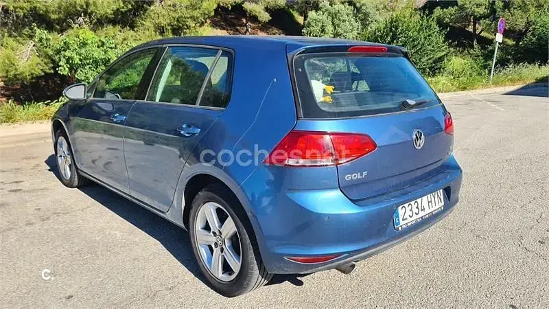 Usado VW Golf VII Advance 105 CV (77 kW) 2014 Azul Berlina