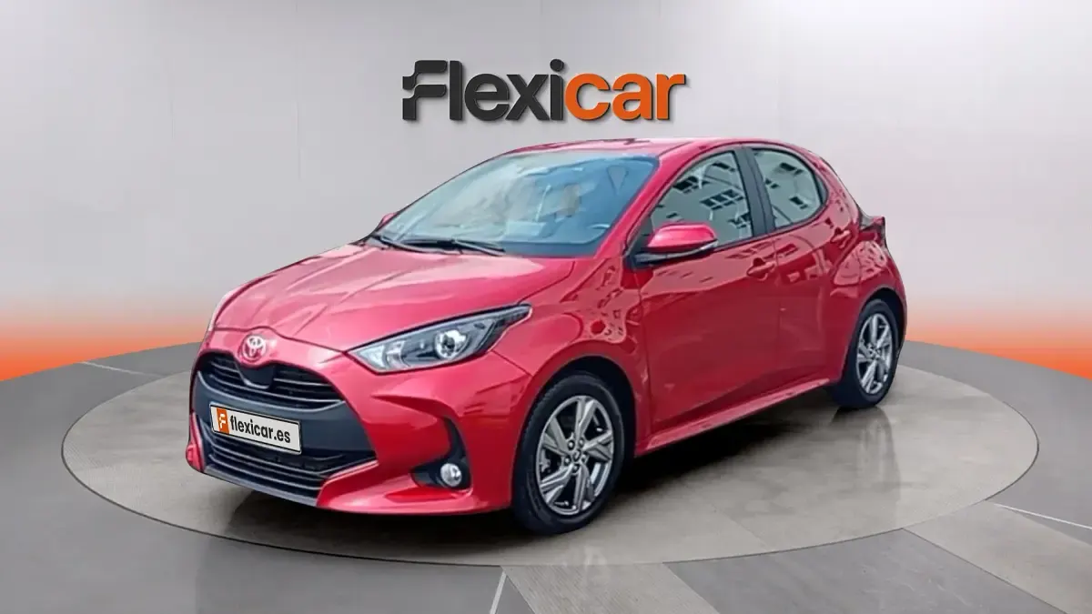 Usado Toyota Yaris Hybrid Active 116 CV (85 kW) 2025 Rojo Berlina