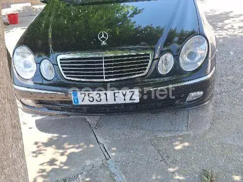 Usado Mercedes E320 Avantgarde 204 CV (150 kW) 2003 Negro Berlina