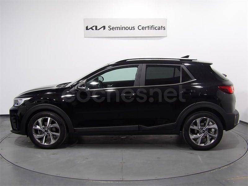 Usado Kia Stonic GT-Line 100 CV (73 kW) 2023 Negro SUV