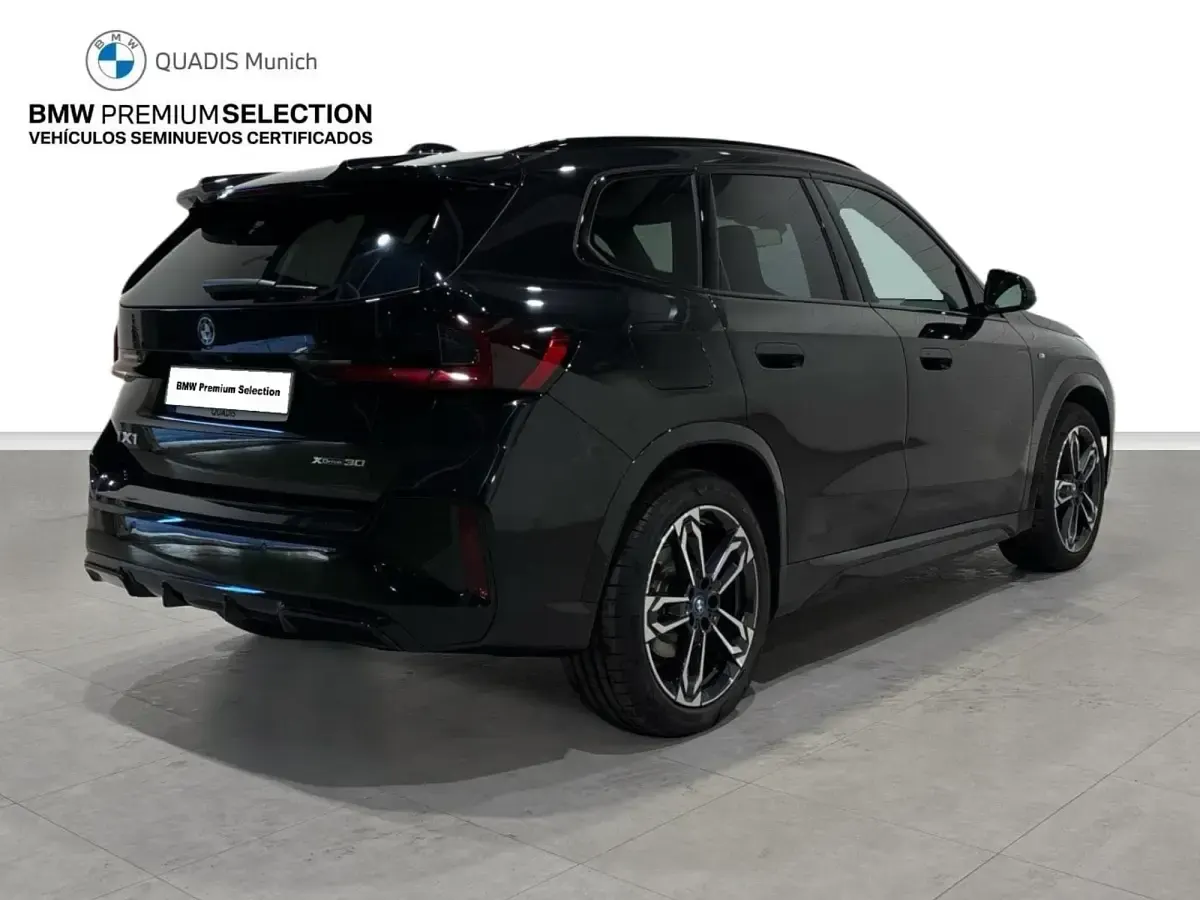 Usado BMW iX1 Shadowline 230 kW (313 CV) 2025 Negro SUV