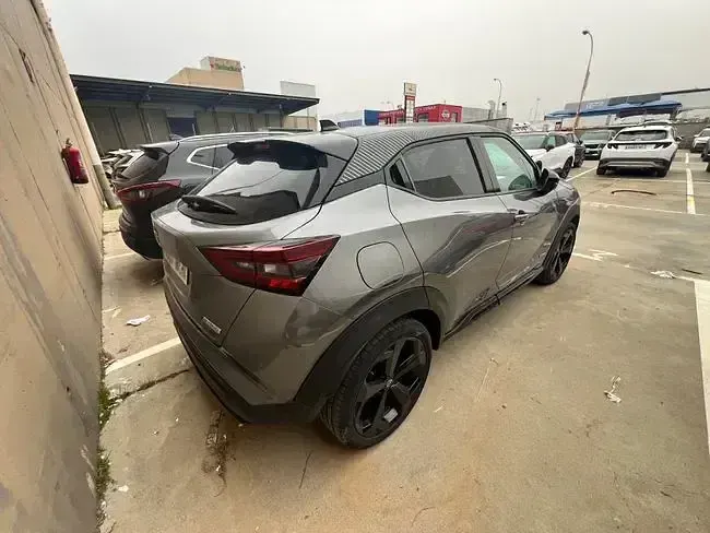 Käytetty Nissan Juke 143 HP (105 kW) 2022 Harmaa Katumaasturi