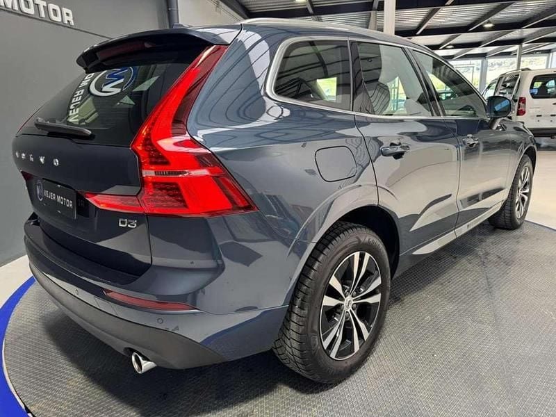 Usado Volvo XC60 Momentum 150 CV (110 kW) 2021 Azul SUV